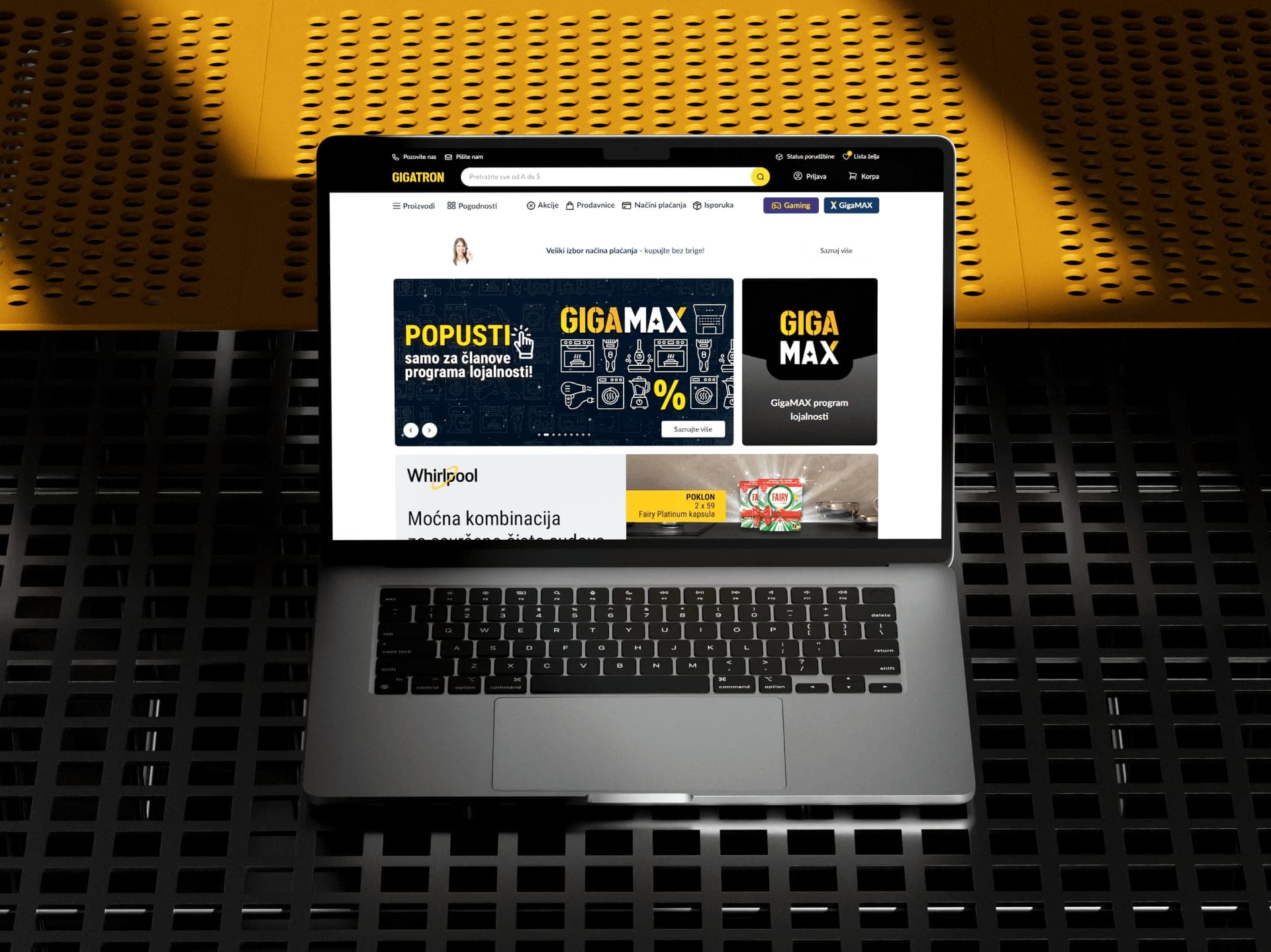 Gigatron onlajn prodavnica otvorena na laptopu